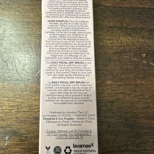 Daily Basics facial dry brush